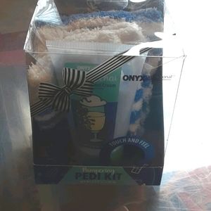 ONYX PROFESSIONALS PAMPERING PEDI KIT NEW